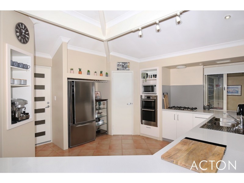 37 Silverton Crescent, Erskine WA 6210