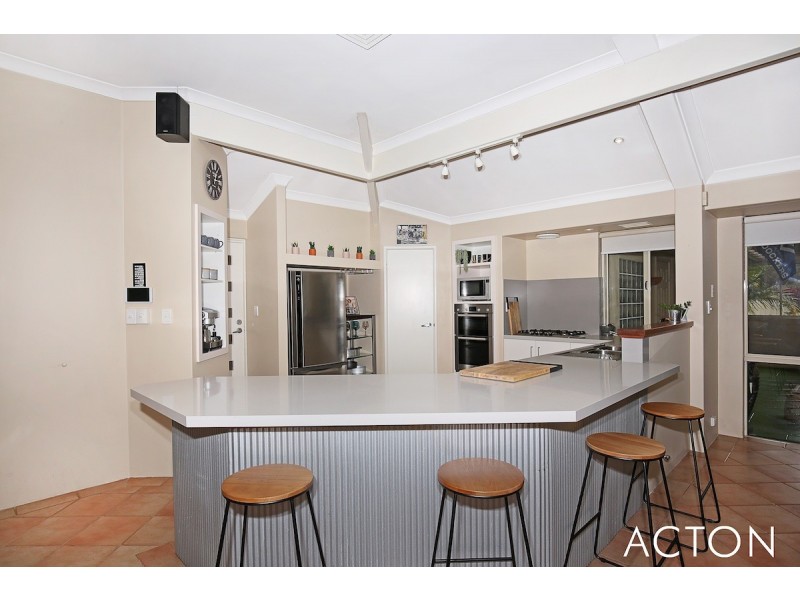 37 Silverton Crescent, Erskine WA 6210