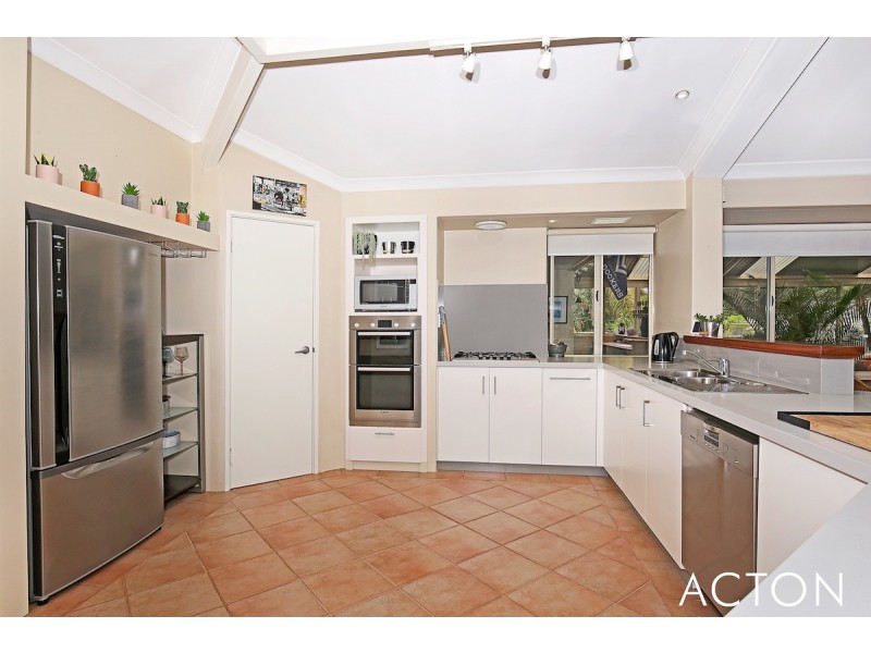 37 Silverton Crescent, Erskine WA 6210