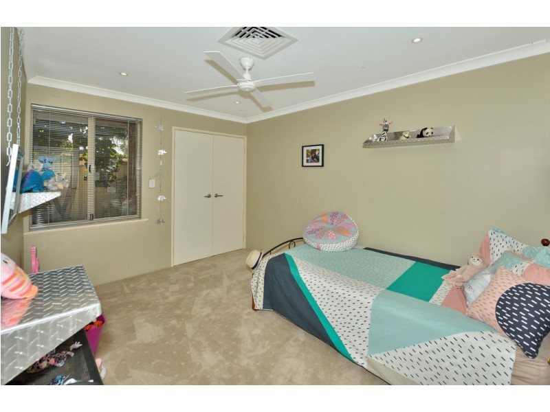 37 Silverton Crescent, Erskine WA 6210