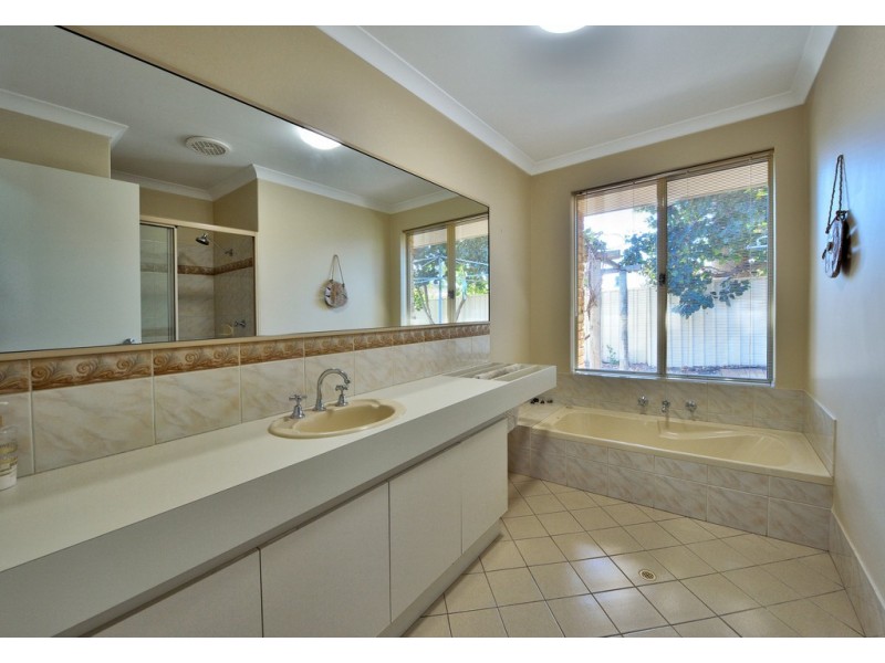 37 Silverton Crescent, Erskine WA 6210