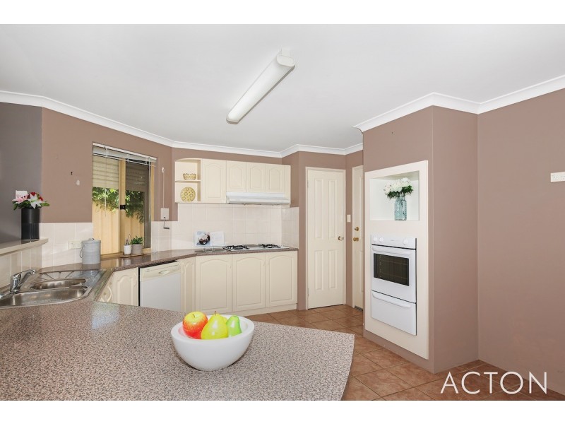 28 Paradise Circuit, Halls Head WA 6210