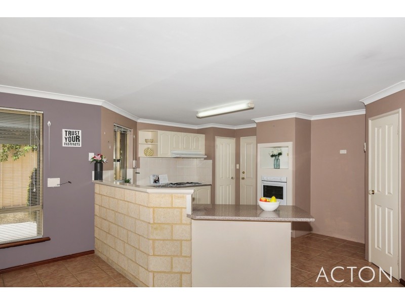 28 Paradise Circuit, Halls Head WA 6210