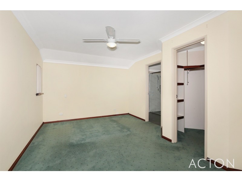 28 Paradise Circuit, Halls Head WA 6210