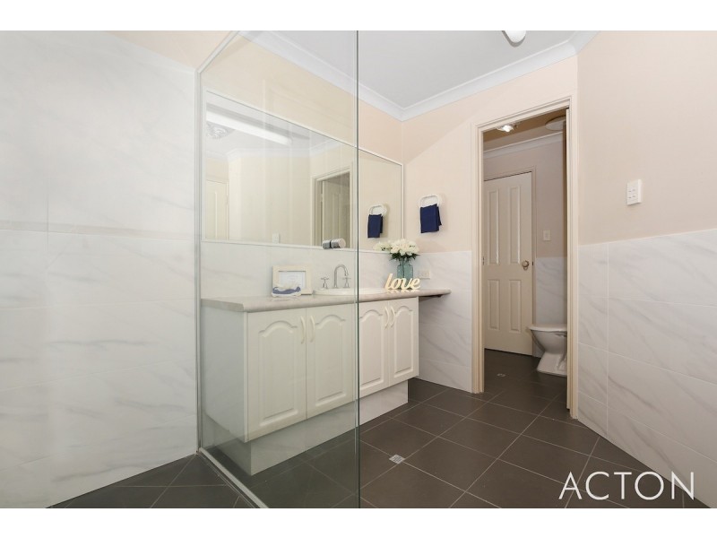 28 Paradise Circuit, Halls Head WA 6210