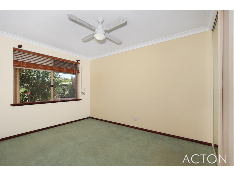 28 Paradise Circuit, Halls Head WA 6210