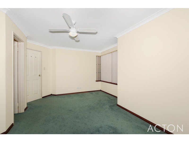 28 Paradise Circuit, Halls Head WA 6210