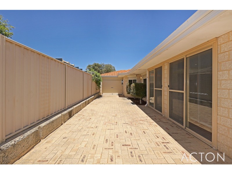 28 Paradise Circuit, Halls Head WA 6210
