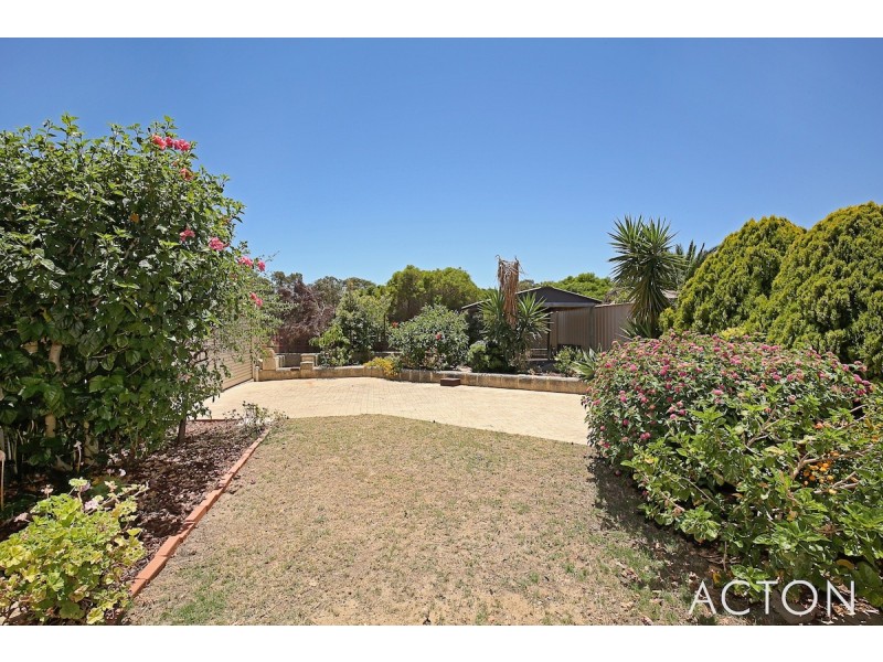 28 Paradise Circuit, Halls Head WA 6210