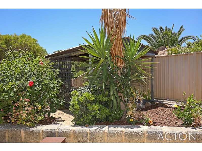 28 Paradise Circuit, Halls Head WA 6210