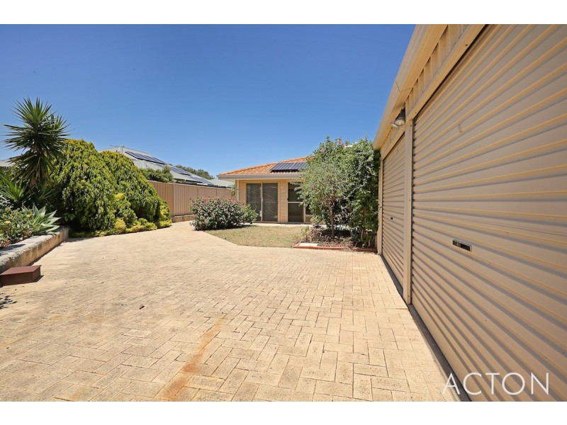 28 Paradise Circuit, Halls Head WA 6210