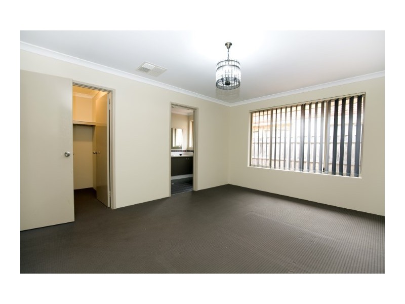 10 Binda Way, Halls Head WA 6210