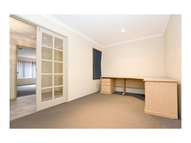 10 Binda Way, Halls Head WA 6210