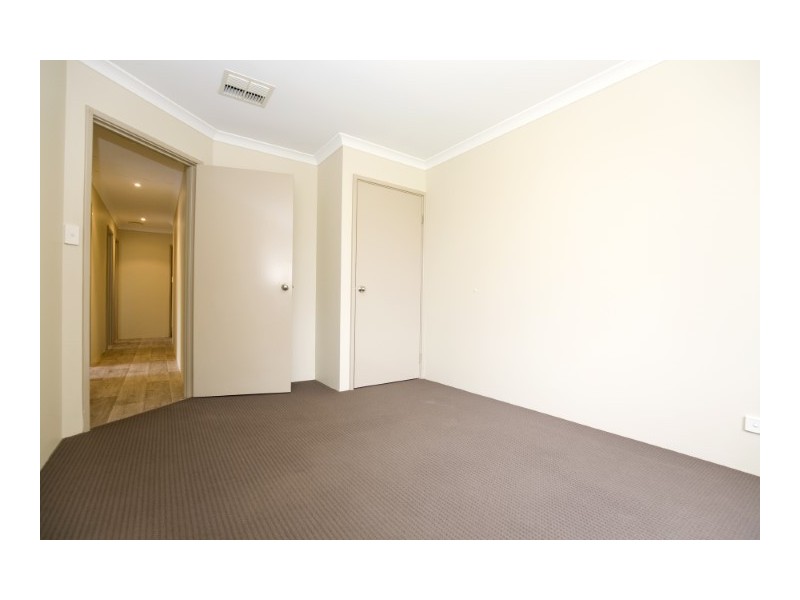 10 Binda Way, Halls Head WA 6210