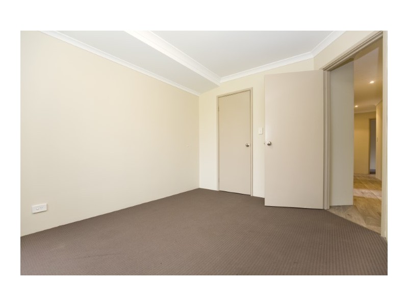 10 Binda Way, Halls Head WA 6210