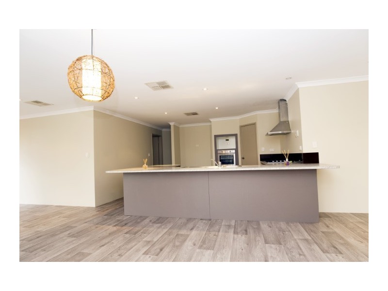 10 Binda Way, Halls Head WA 6210