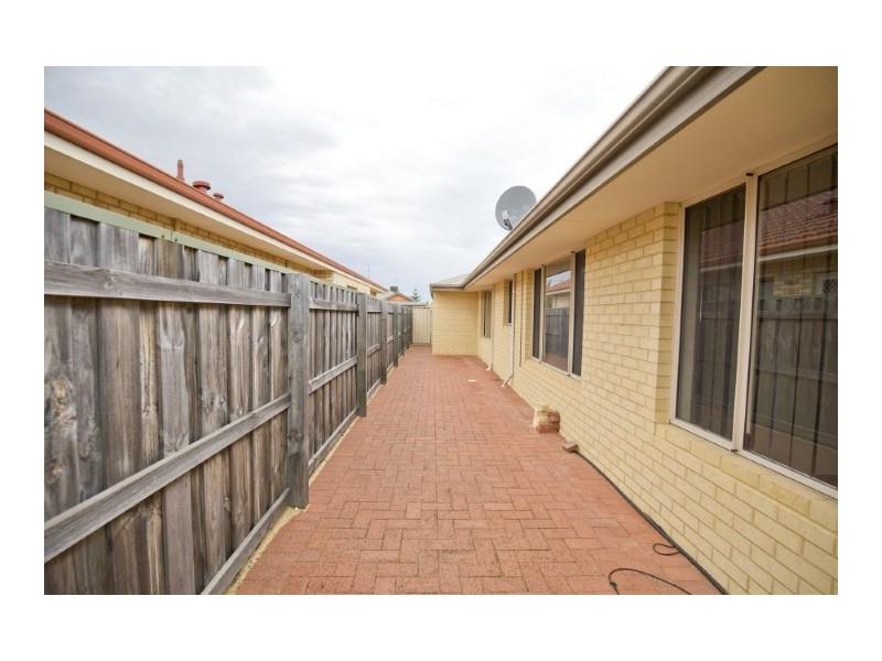 10 Binda Way, Halls Head WA 6210