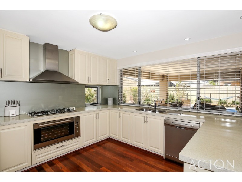 36 Lascelles Circus, Lakelands WA 6180