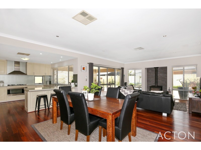 36 Lascelles Circus, Lakelands WA 6180