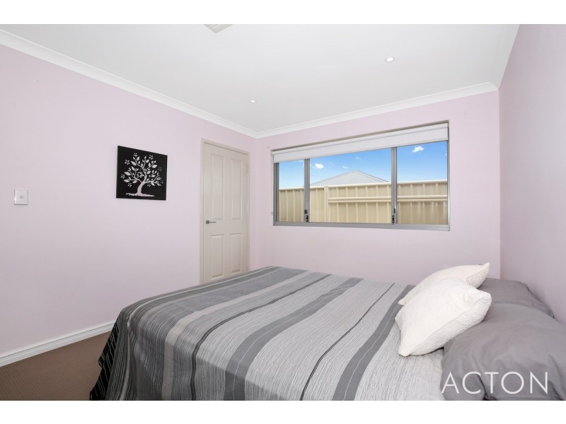 36 Lascelles Circus, Lakelands WA 6180