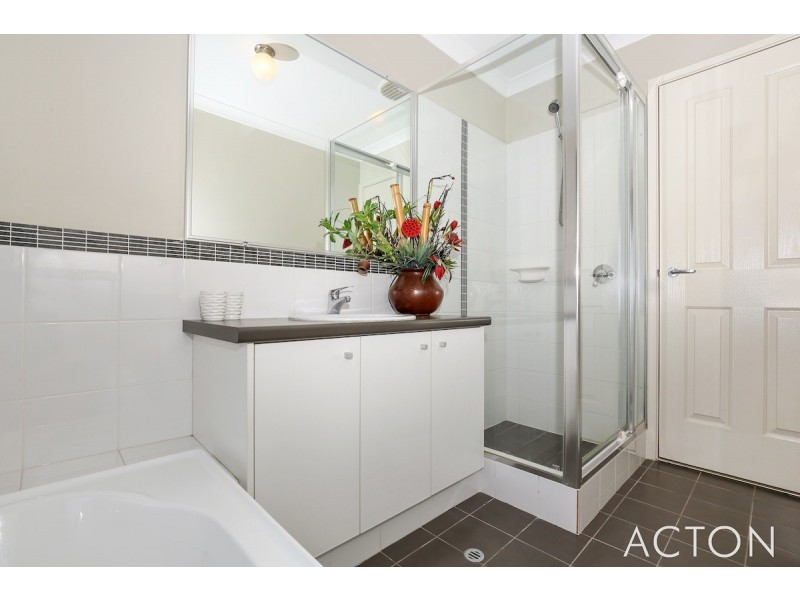 36 Lascelles Circus, Lakelands WA 6180