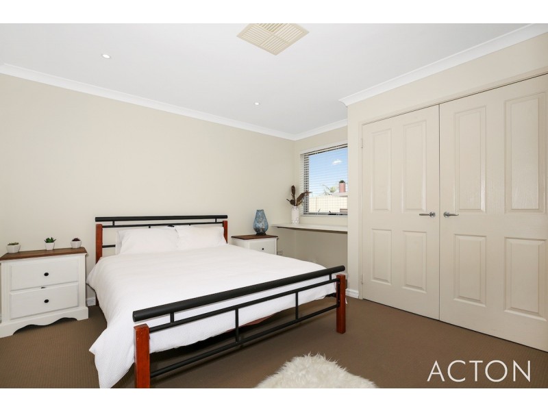 36 Lascelles Circus, Lakelands WA 6180