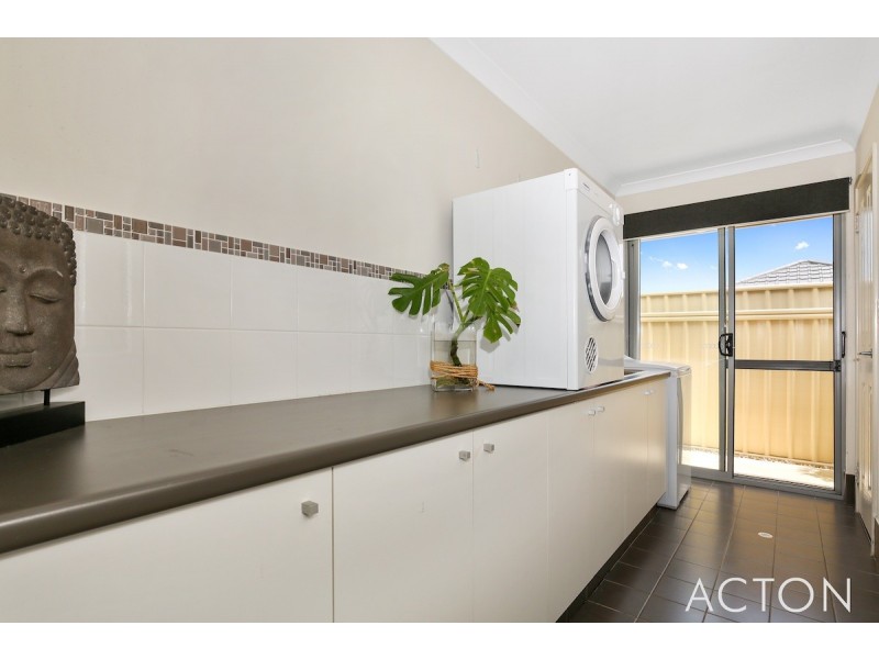 36 Lascelles Circus, Lakelands WA 6180