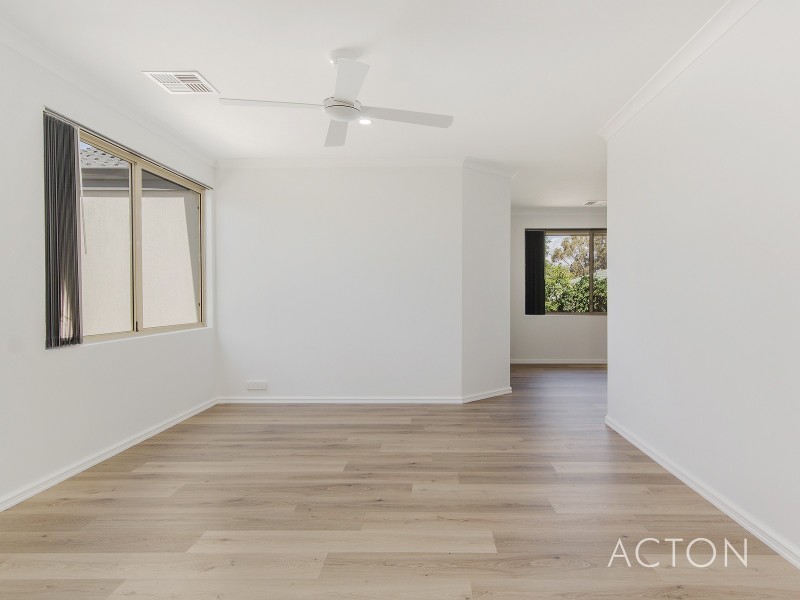 11 Lacebark Court, Halls Head WA 6210