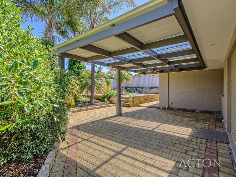 11 Lacebark Court, Halls Head WA 6210