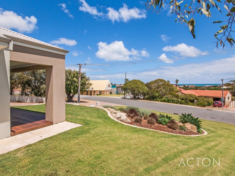 37 Scrivener Place, Halls Head WA 6210