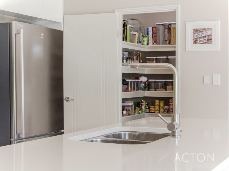 37 Scrivener Place, Halls Head WA 6210