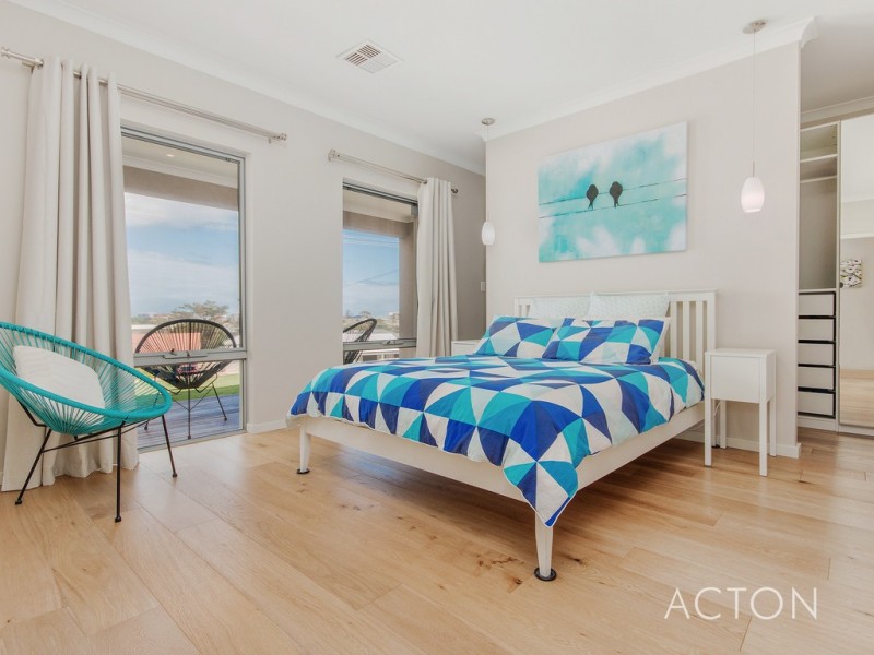 37 Scrivener Place, Halls Head WA 6210