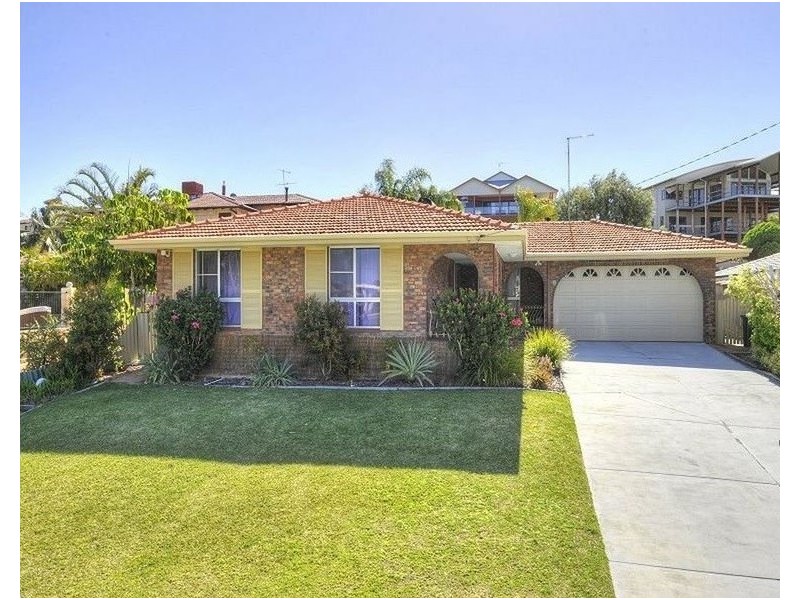 10 DALRYMPLE STREET, Halls Head WA 6210