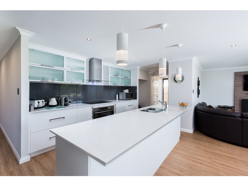 7 Lakeway Retreat, Dawesville WA 6211