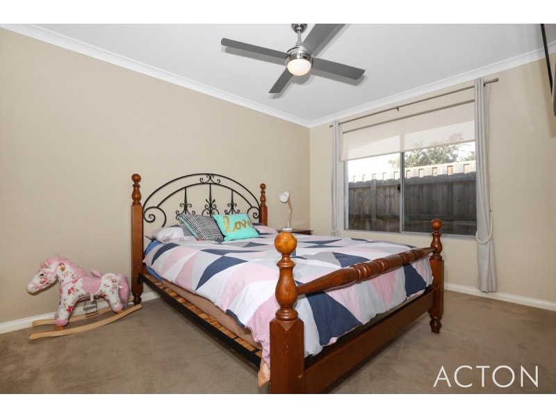 297 Peelwood Parade, Halls Head WA 6210
