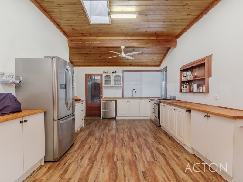 239 Masters Rd, Darling Downs WA 6122