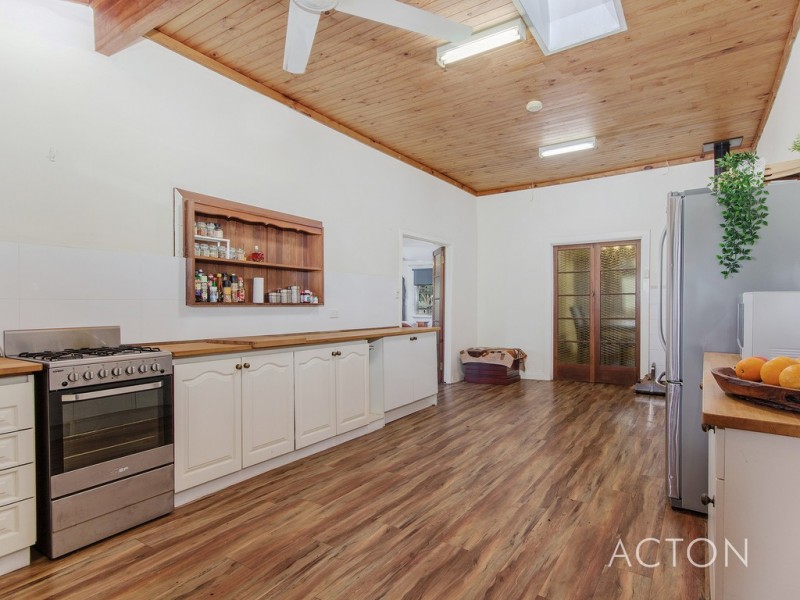 239 Masters Rd, Darling Downs WA 6122