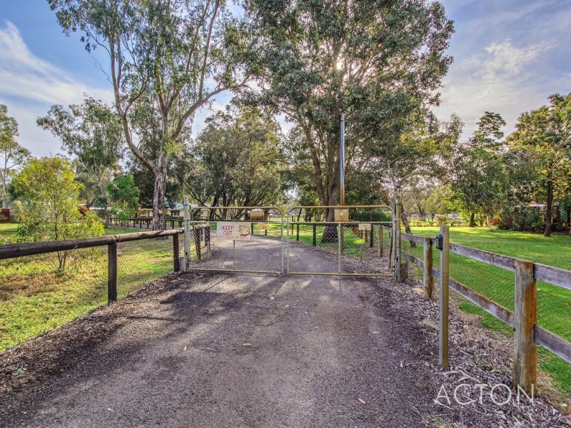 239 Masters Rd, Darling Downs WA 6122