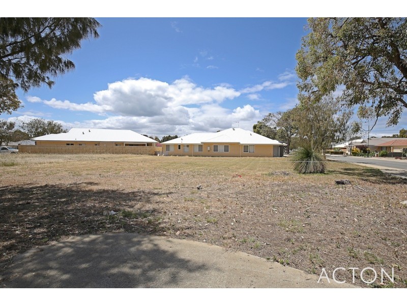 2 Bobtail Bend, Wannanup WA 6210