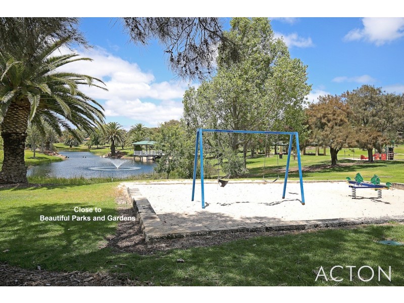 17 St Andrews Loop, Cooloongup WA 6168