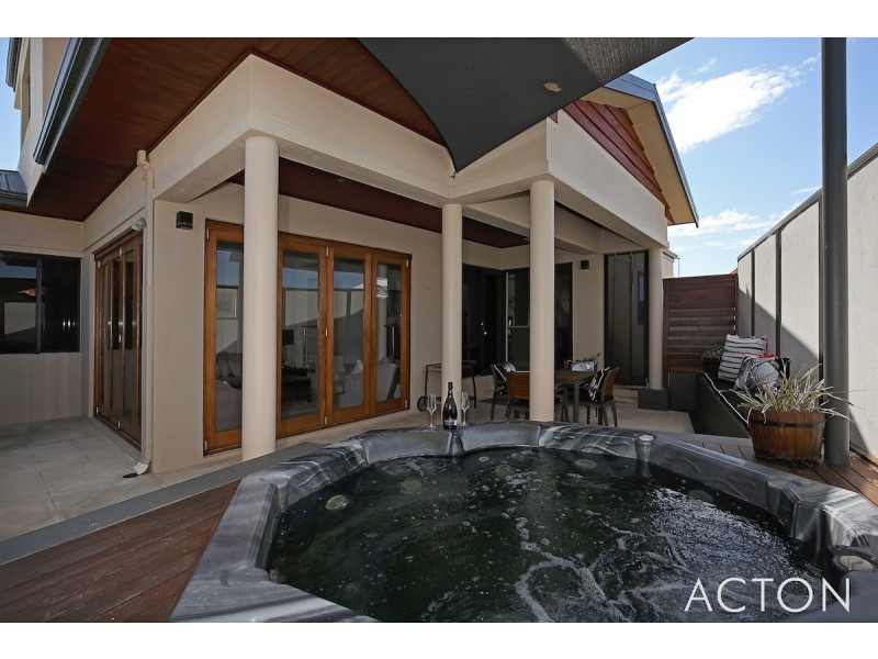 5A Pinnace Court, Halls Head WA 6210