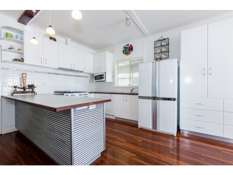 27 Kitchener Street, Dudley Park WA 6210