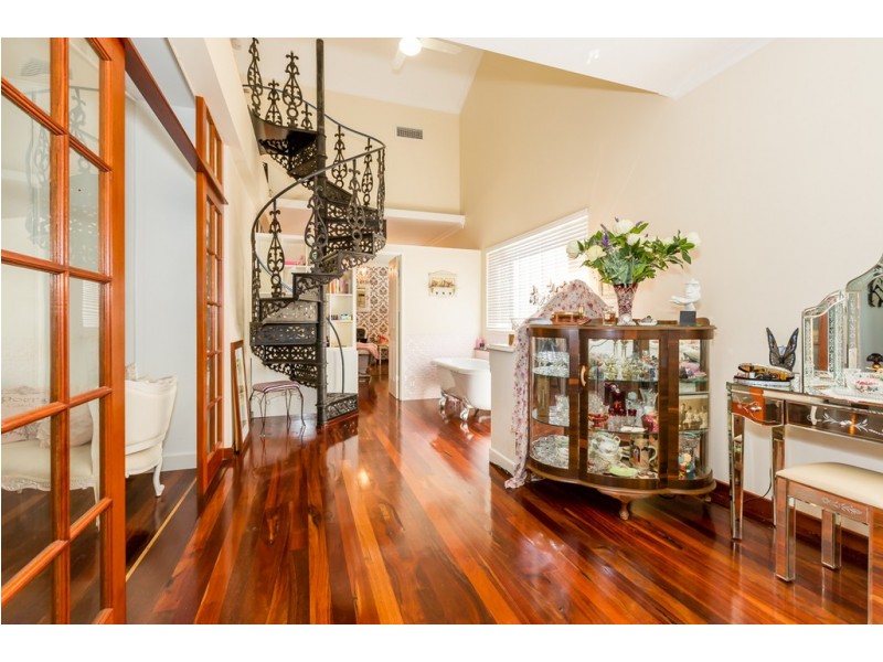 27 Kitchener Street, Dudley Park WA 6210