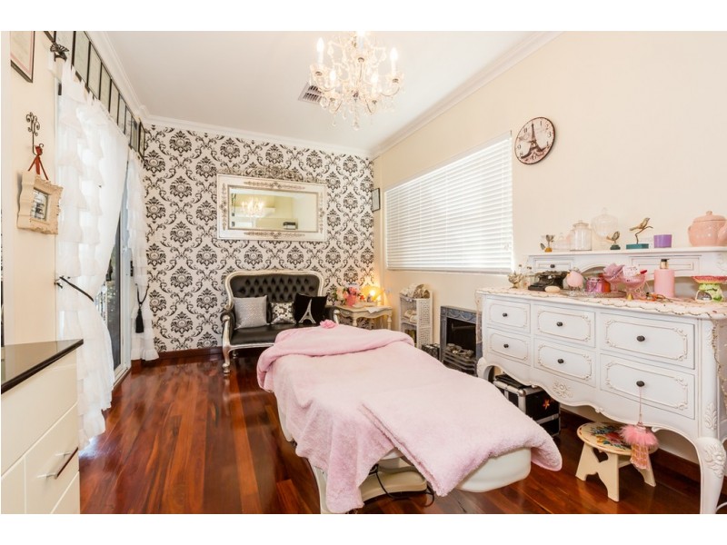 27 Kitchener Street, Dudley Park WA 6210