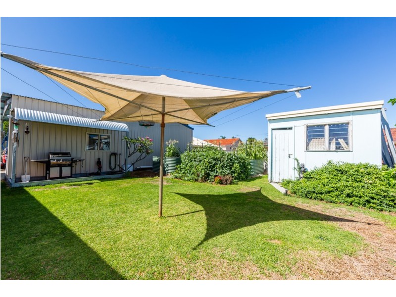 27 Kitchener Street, Dudley Park WA 6210