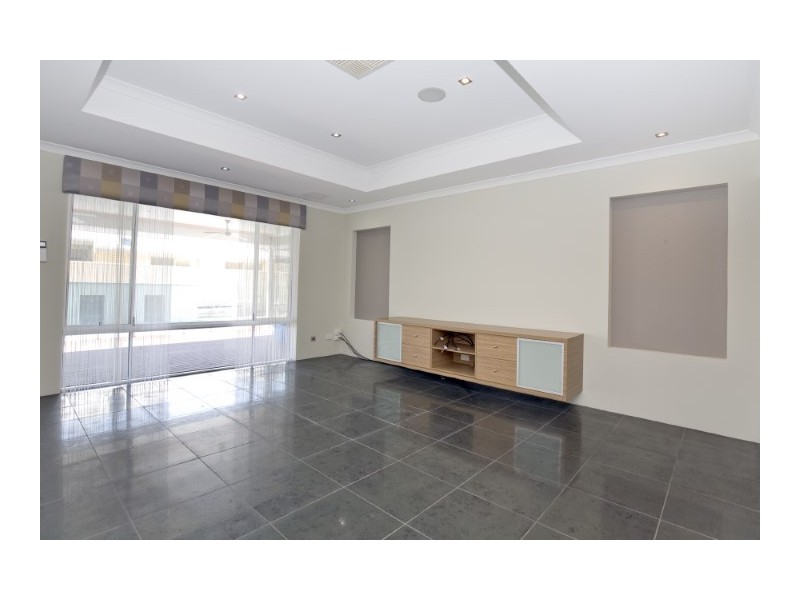 24 Jasper Way, Lakelands WA 6180