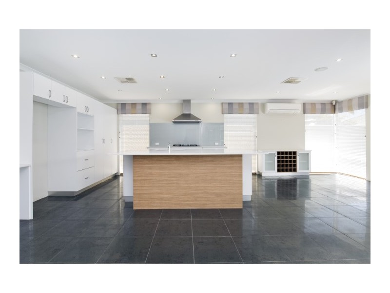 24 Jasper Way, Lakelands WA 6180