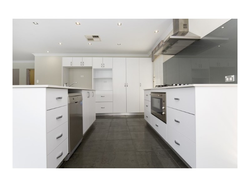 24 Jasper Way, Lakelands WA 6180