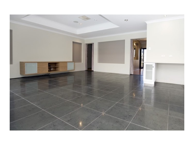 24 Jasper Way, Lakelands WA 6180