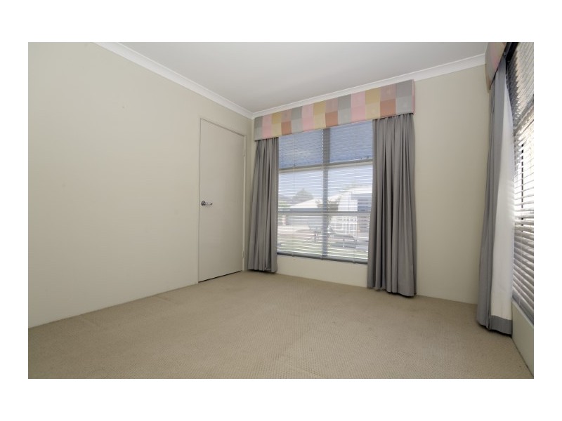 24 Jasper Way, Lakelands WA 6180